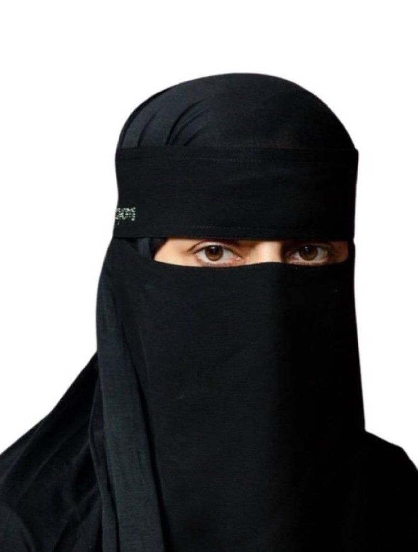 ثقافة التسلّق الاجتماعي… حين تُصنع القيمة على أكتاف الآخرين / بقلم : نهله الجمال