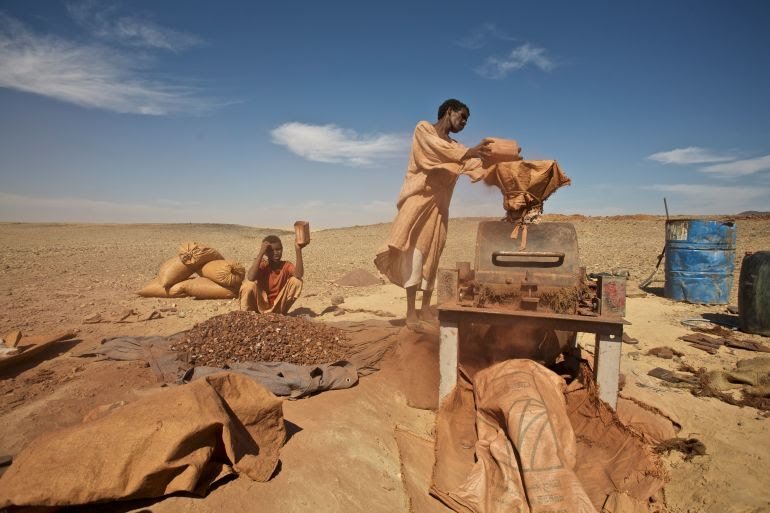 العثور على جثمان منقب سوداني واستمرار البحث عن مفقودين في تيرس الزمور