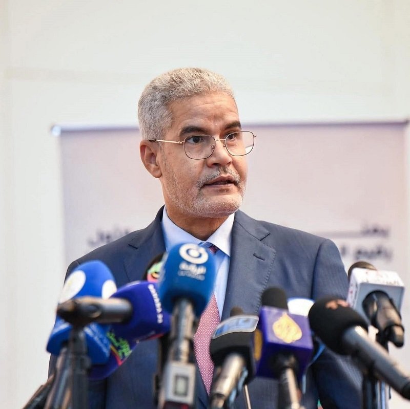وزير مالية سابق ينتقد رفع أسعار الوقود ويحذر من “فقدان البوصلة الاقتصادية