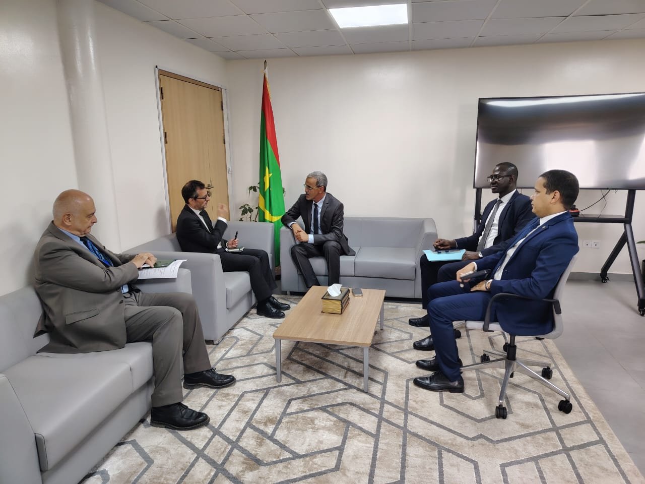 وزير المعادن والصناعة: موريتانيا تراهن على الاستثمارات الأوروبية لتعزيز التنمية والشراكة الاقتصادية