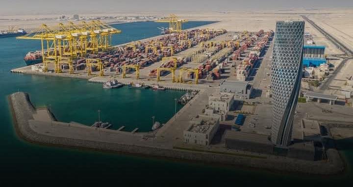 قطر تعيد فتح ميناء الرويس أمام البضائع الإيرانية بعد توقف خمسة أشهر