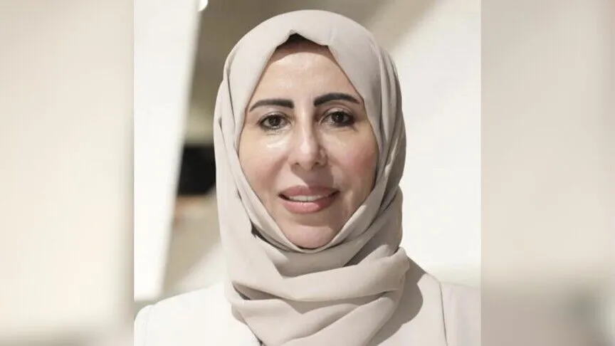 الدكتورة أفراح أول سيدة تمسك حقيبة الخارجية في اليمن . والعليمي يطالبها بمواجهة المشروع الإيراني دبلوماسيا
