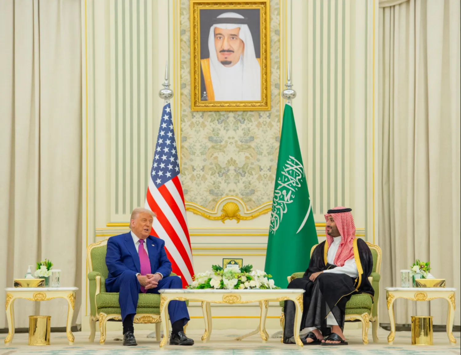 ولي العهد السعودي شدد في اتصال هاتفي مع الرئيس الأميركي على أهمية بذل الجهود لتحقيق التهدئة