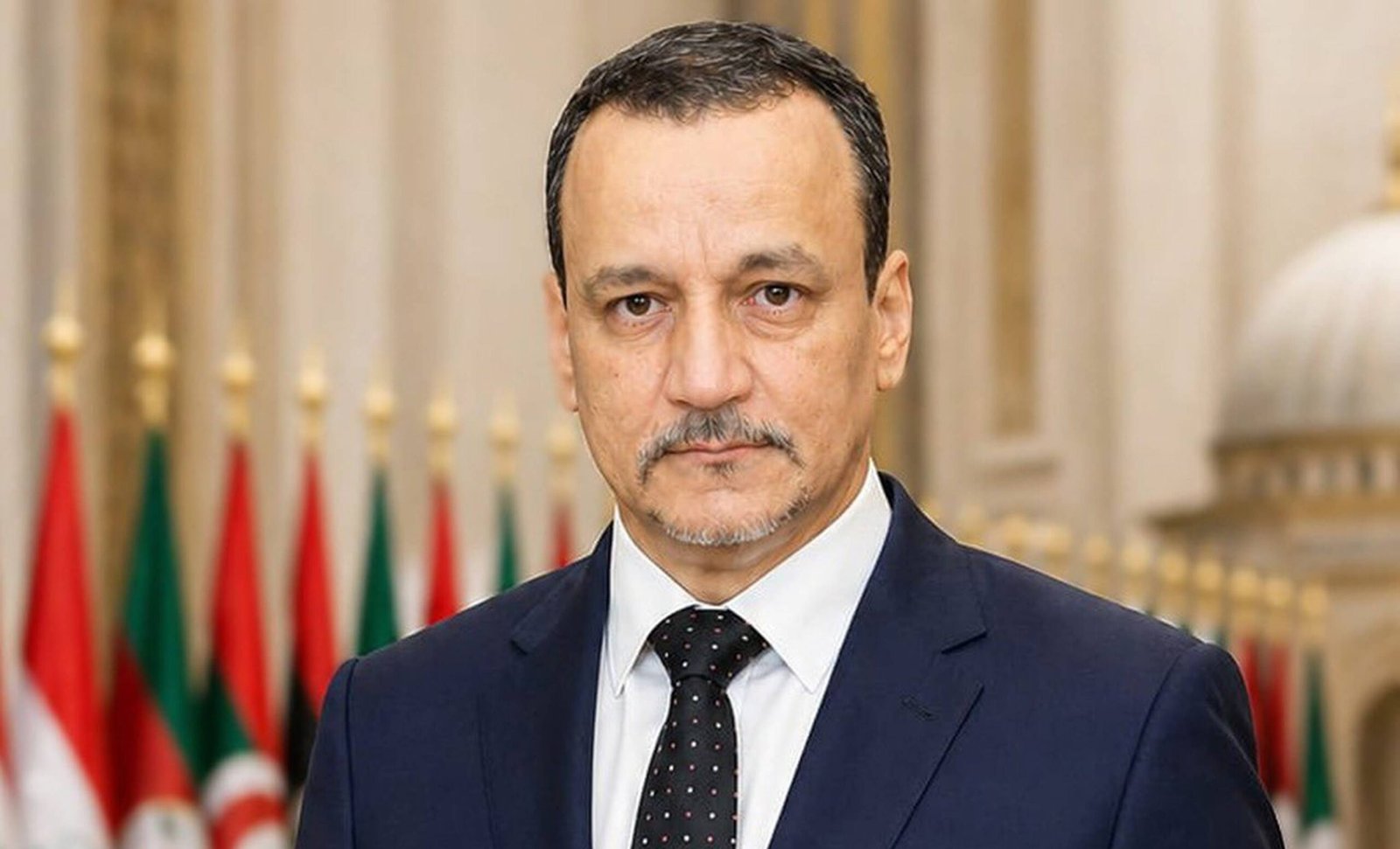“الشرق الأوسط”: ولد الشيخ أحمد… «رجل الأزمات» من الوساطات إلى قيادة «التعاون الإسلامي»