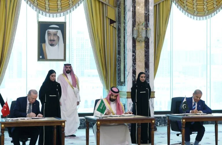 هل تصنع السعودية بتحالف مكة معادلة القوة الجديدة في المنطقة؟