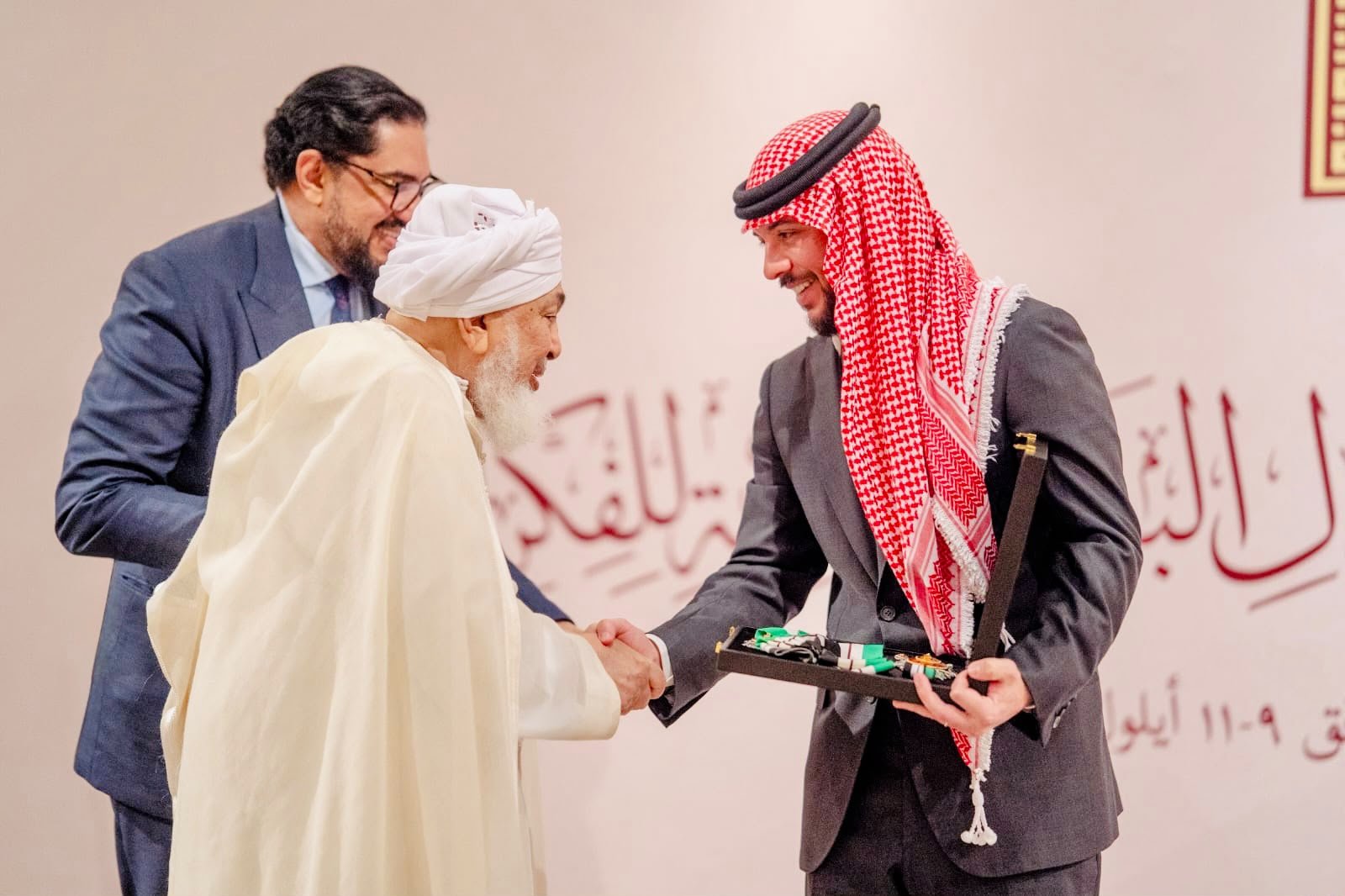 الشيخ عبد الله بن بيه : الدولة الوطنية وعاء الأمن.. والأمة أحوج إلى فقه يجمع ولا يفرق